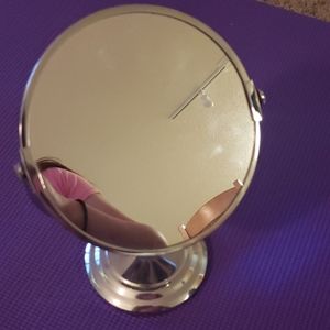 Makeup mirror